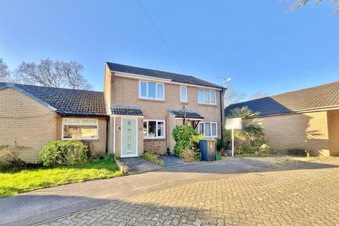 14 Cheviot Way, Verwood, BH31 6UG