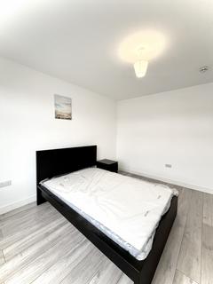 1 bedroom in a house share to rent - edmonton, N18