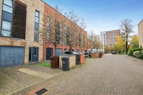 4 bedroom terraced house for sale, Scholars Way, Dagenham, RM8
