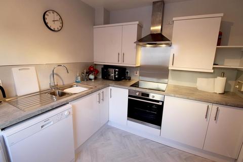 2 bedroom flat to rent, Glendale Mews, Mid Floor, AB11