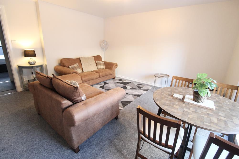 Lounge − Photograph 2