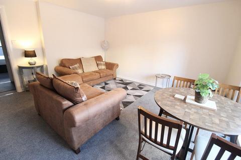 2 bedroom flat to rent, Glendale Mews, Mid Floor, AB11