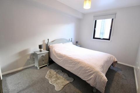 2 bedroom flat to rent, Glendale Mews, Mid Floor, AB11