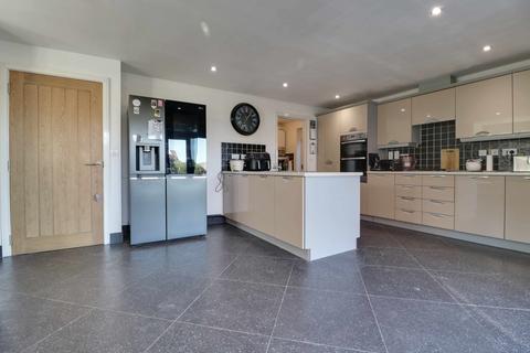 124 Appleton Drive, Basingstoke, RG24 9RX