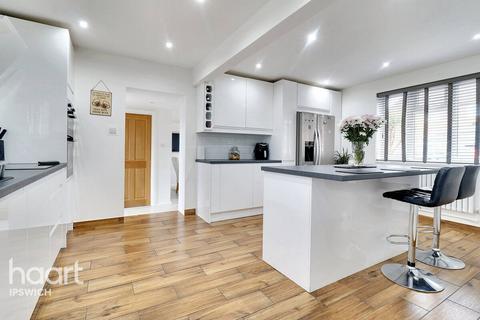 7 Acton Close, Bramford, Ipswich, IP8 4ER