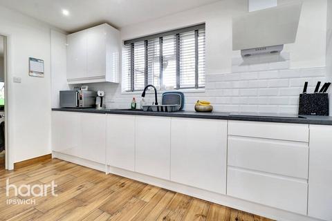 7 Acton Close, Bramford, Ipswich, IP8 4ER