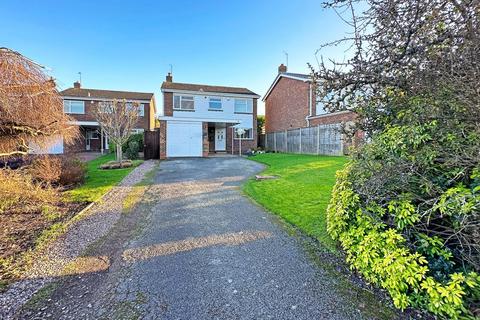 4 bedroom detached house for sale, Chantry Heath Crescent, Knowle, B93