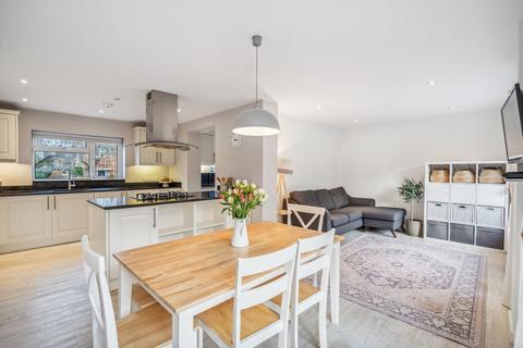 79 Candlemas Mead, Beaconsfield, HP9 1AR