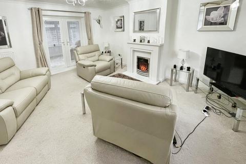 3 bedroom end of terrace house for sale, Lincoln Road, Blacon, Chester, Cheshire, CH1