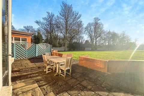 undefined, Ferry Lane, Wraysbury, Staines-upon-Thames, Berkshire, TW19