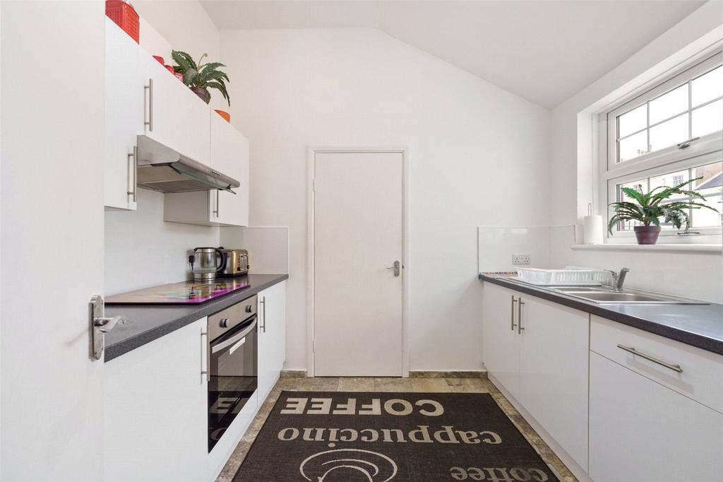 Caledonian Place, West Buildings, Worthing, West Sussex, BN11 2 bed