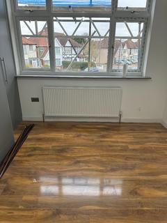 3 bedroom flat to rent, Harrow HA3