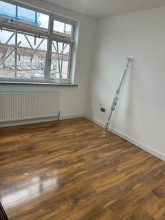 3 bedroom flat to rent, Harrow HA3