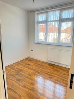 3 bedroom flat to rent, Harrow HA3