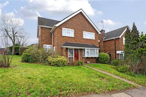 6 Wakehams Hill, Pinner, HA5 3BG