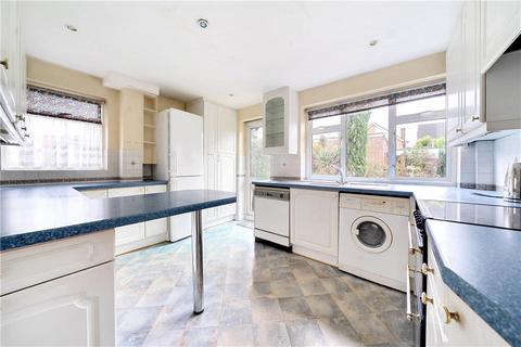 6 Wakehams Hill, Pinner, HA5 3BG