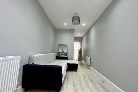 undefined, Andrews Close, Harrow HA1