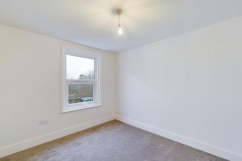 16 Dunnett Road, Folkestone, CT19 4BX