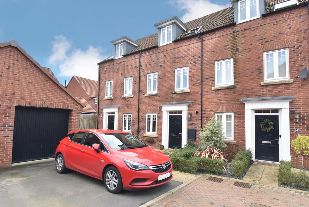 Mayfair Court, Northallerton 3 bed townhouse £275,000