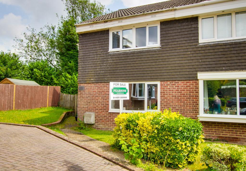 WALTHAM 4 bed semidetached house for sale £365,000