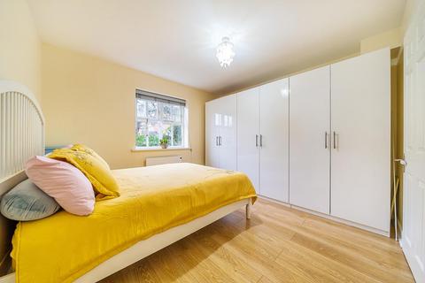 2 bedroom flat for sale, Massingberd Way, Tooting
