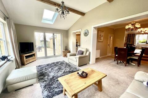 2a Cliff Lane, Brierley, Barnsley, S72 9HR