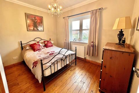 2a Cliff Lane, Brierley, Barnsley, S72 9HR