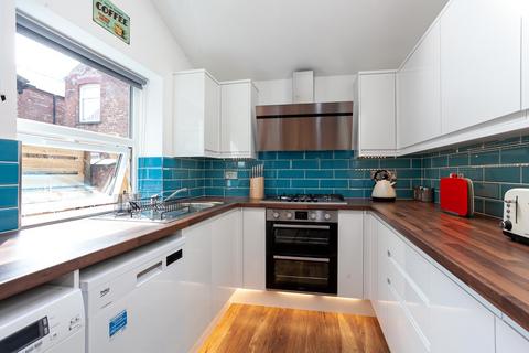6 bedroom terraced house to rent, Braemar Road, Fallowfield, Manchester