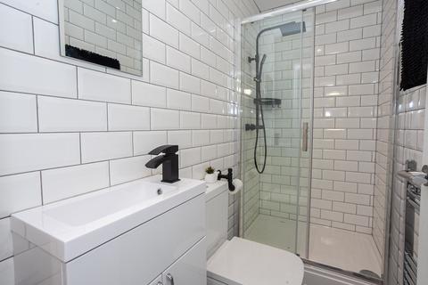 6 bedroom terraced house to rent, Braemar Road, Fallowfield, Manchester