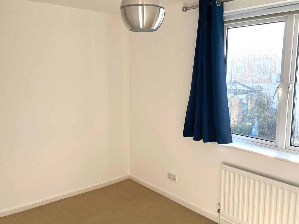 Bedroom 2 (2)