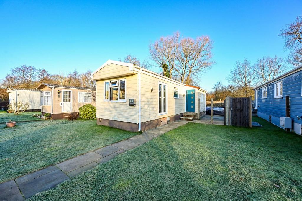 Dagley Lane, Guildford, GU4 1 bed mobile home for sale £150,000