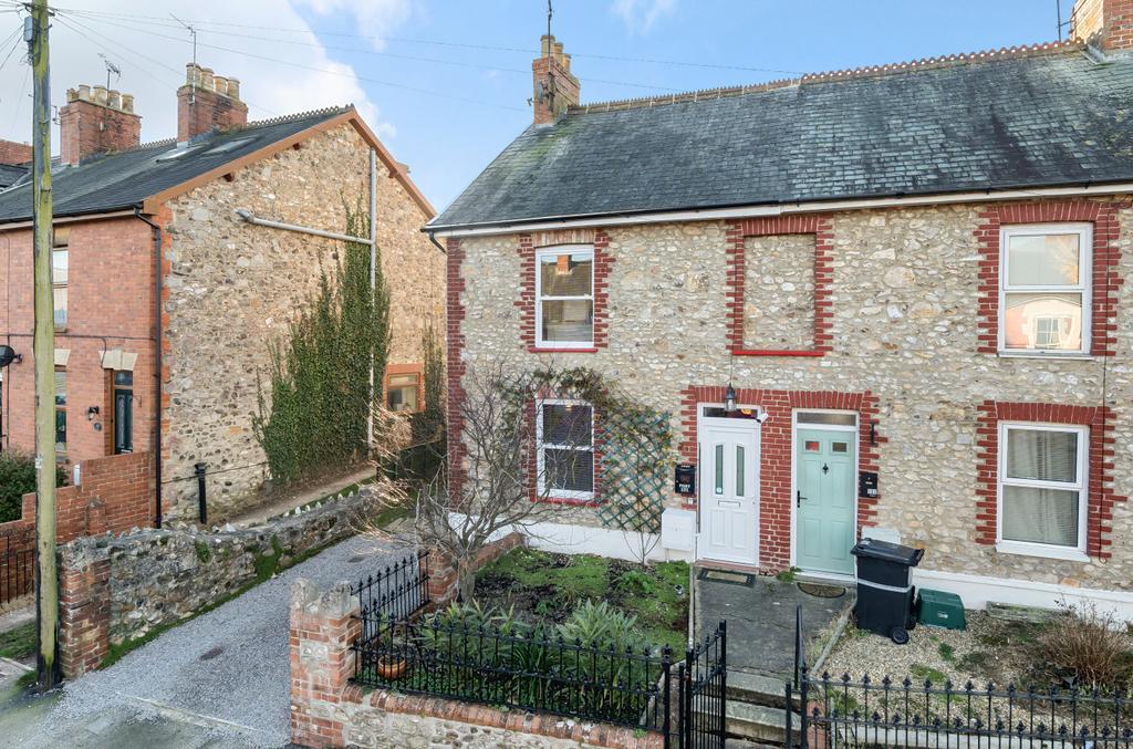 Combe Street, Chard, TA20 3 bed semidetached house for sale £275,000