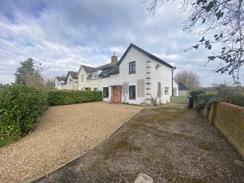 North Road, Alconbury Weston 3 bed semidetached house to rent £1,800