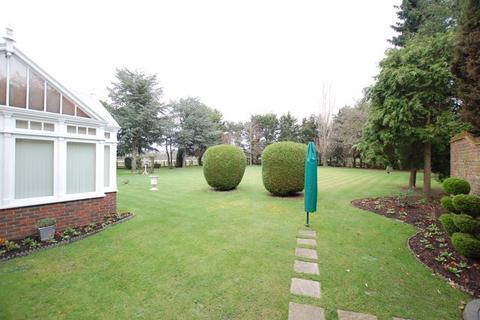 4 bedroom link detached house for sale, Orsett Village