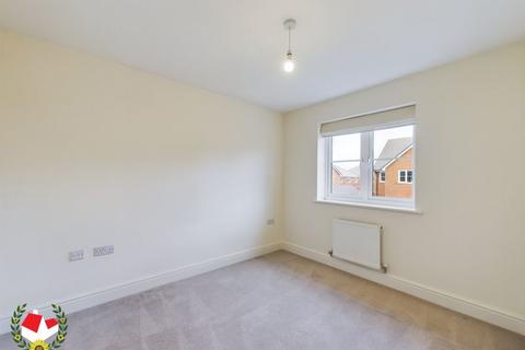 39 Manu Marble Way, Gloucester, GL1 5QZ