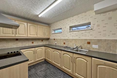 2 bedroom semi-detached house for sale - Forge Valley Way, WOMBOURNE