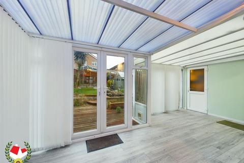 17 Drivemoor, Abbeydale, Gloucester, GL4 5XP