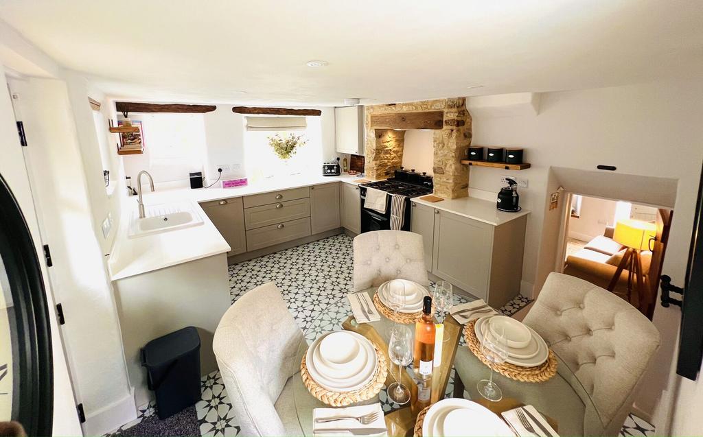 Kitchen / Breakfast Room