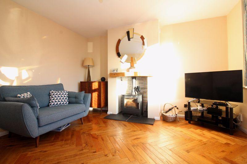 Ridge Road, Kingswinford DY6 3 bed semidetached house for sale £325,000