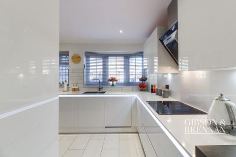 62 Clickett Hill, Basildon, SS14 1ND