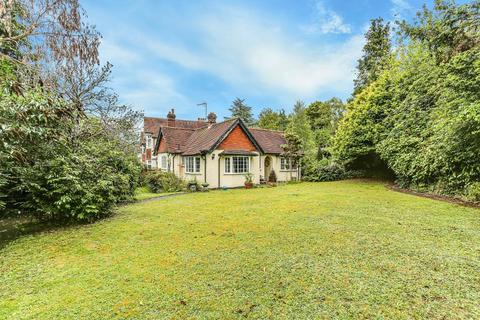 2 bedroom detached bungalow for sale, Woodcote Valley Road, Purley, Surrey, CR8 3BG