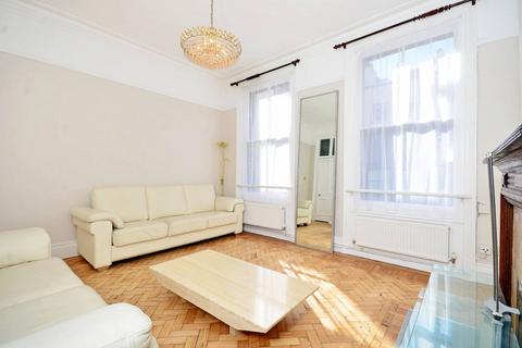 3 bedroom flat for sale, Great Russell Street, Bloomsbury, London, WC1B
