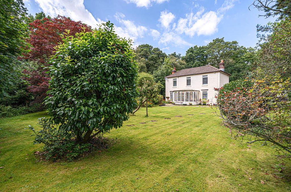 Chilworth Drove, Chilworth, Southampton 3 bed detached house for sale £675,000