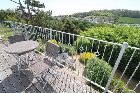 4 bedroom semi-detached house to rent, Lowtherville Road, Ventnor