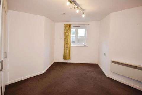 2 bedroom apartment to rent, Bosworth Court, Bath Road