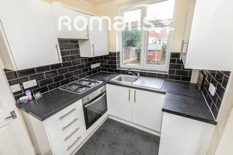 3 bedroom end of terrace house to rent - Stanley Avenue, Filton
