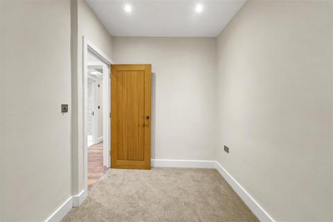 2 bedroom apartment to rent - Bear Road, Feltham TW13