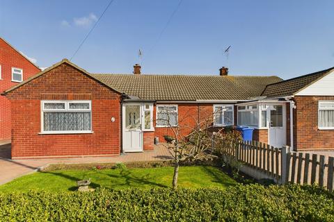 2 bedroom semi-detached bungalow for sale, Canon Close, Stanford-le-Hope, SS17