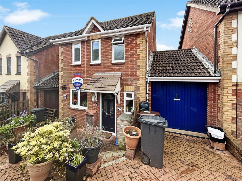 Shearwater Drive, Torquay 3 bed house £315,000