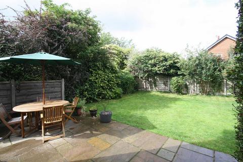 20 Arlington Crescent, Wilmslow, SK9 6BJ
